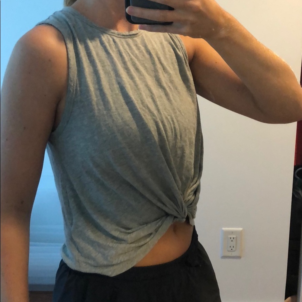 Trendy knot tank